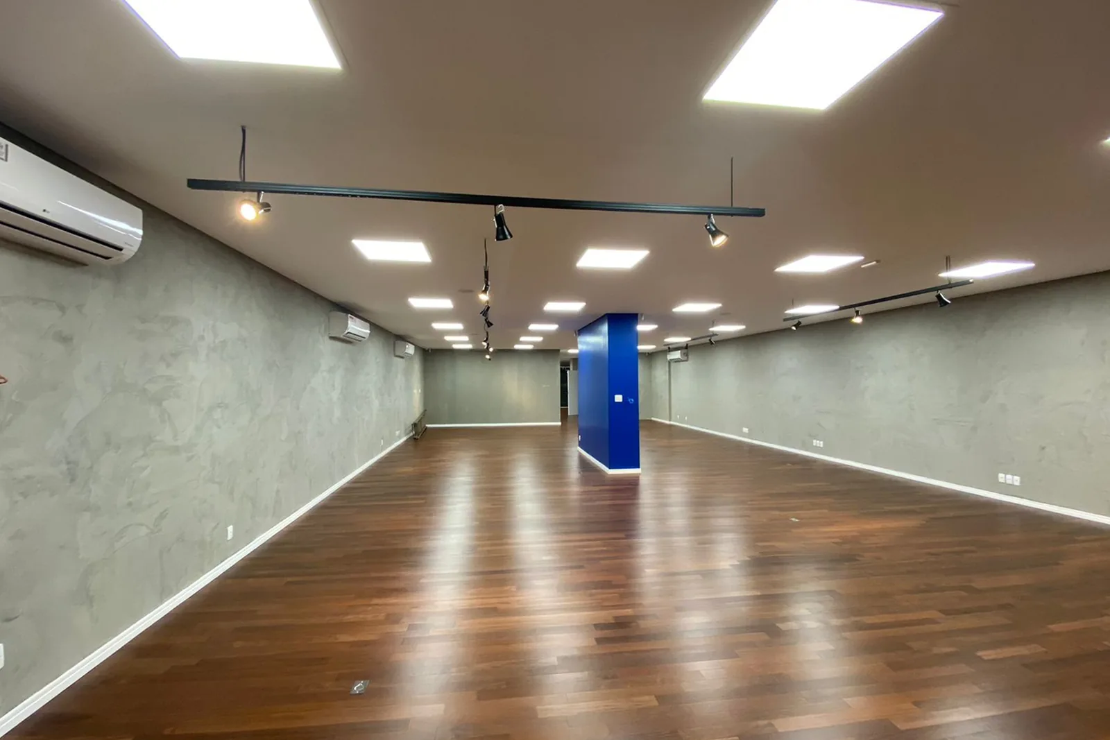Transforme seu ambiente com Gesso Acartonado (Drywall) em Blumenau e região. Soluções rápidas, limpas e profissionais em Construção a Seco, com performance acústica, acabamento impecável e execução especializada.